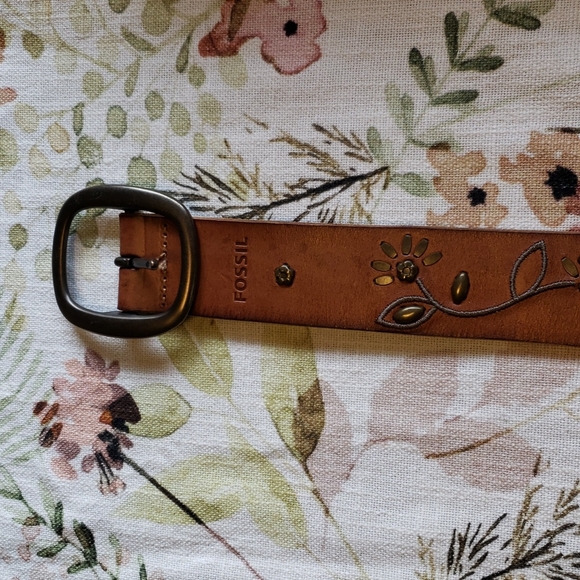Fossil Embossed Floral Leather Belt - Picture 7 of 9